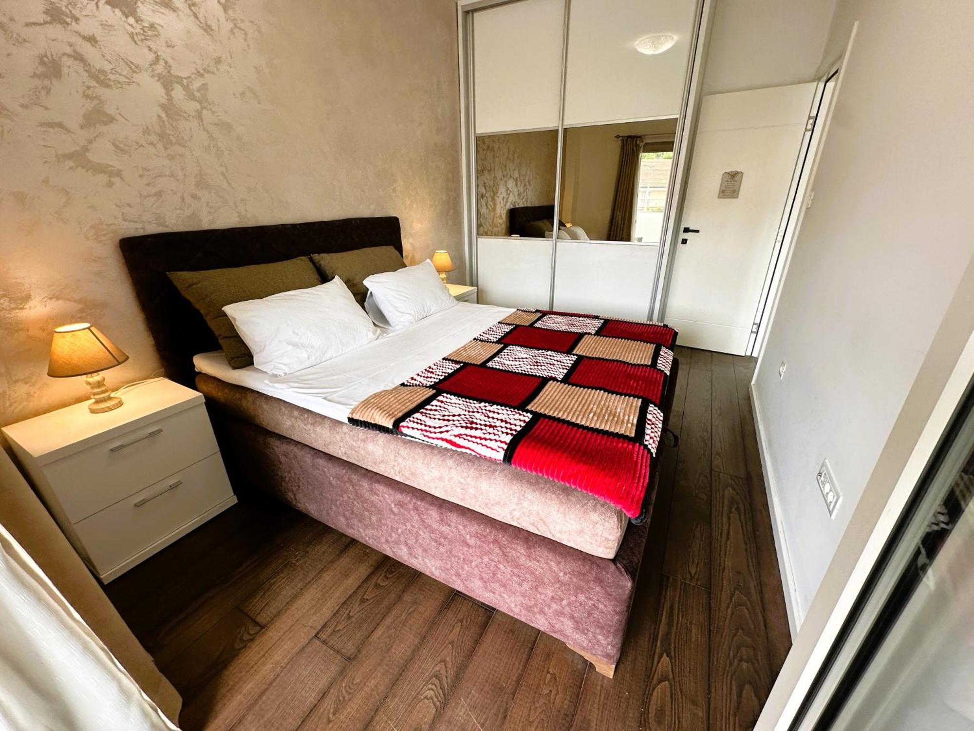 Stan Na Dan Podgorica Apartment Ngoại thất bức ảnh
