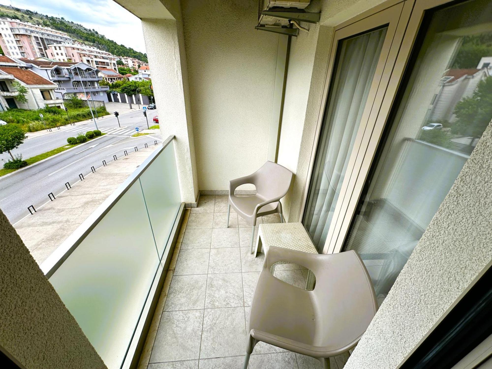 Stan Na Dan Podgorica Apartment Ngoại thất bức ảnh